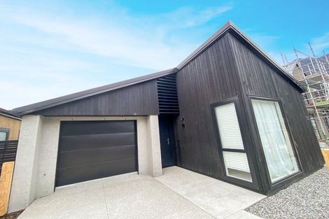 Photo of property in 12 Chapman Way, Jacks Point, 9371