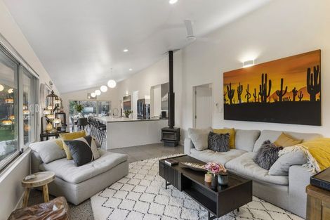 Photo of property in 11 Herbert Drive, Whangamata, 3620