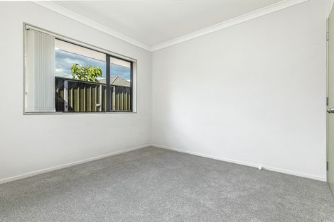 Photo of property in 8 Old Park Place, Takanini, 2112