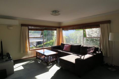 Photo of property in 2/22 Mannering Place, Hillcrest, Auckland, 0627
