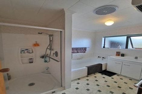 Photo of property in 13a Julian Place, Westown, New Plymouth, 4310