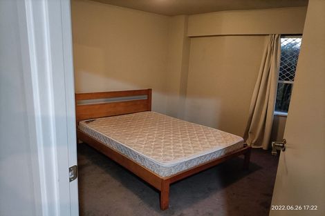 Photo of property in 1/3 Sunset Road, Totara Vale, Auckland, 0632