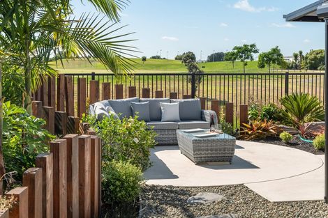 Photo of property in 24 Drabble Crescent, Papamoa Beach, Papamoa, 3118