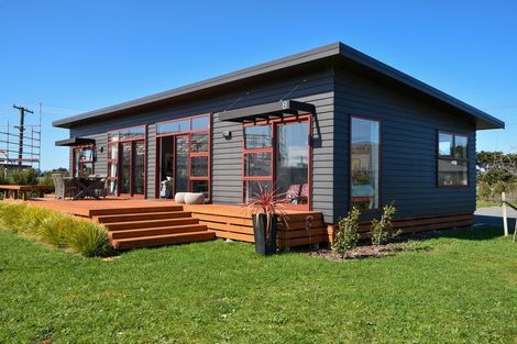 Photo of property in 8 Madison Street, Carterton, 5713