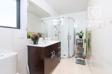 Photo of property in 59 South Kensington Way, Henderson, Auckland, 0612