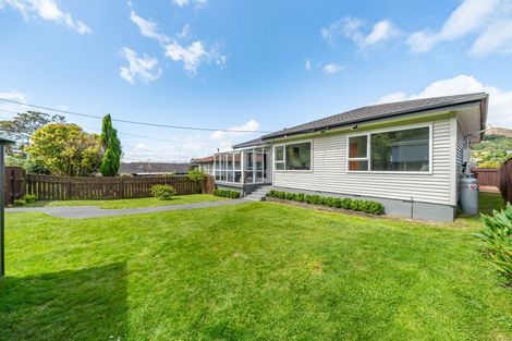 Photo of property in 342 Main Road, Tawa, Wellington, 5028