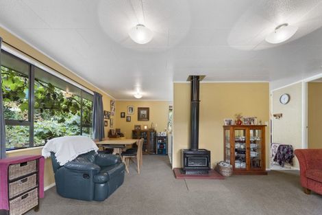 Photo of property in 2 Angle Street, Picton, 7220