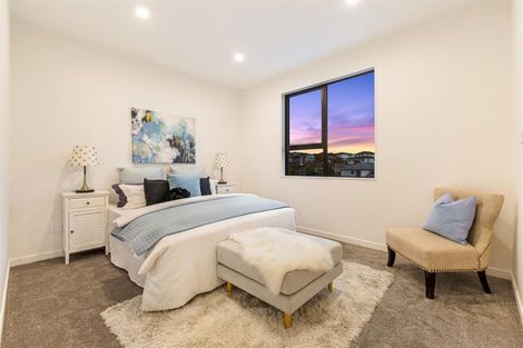 Photo of property in 16 Kuaha Road, Massey, Auckland, 0614