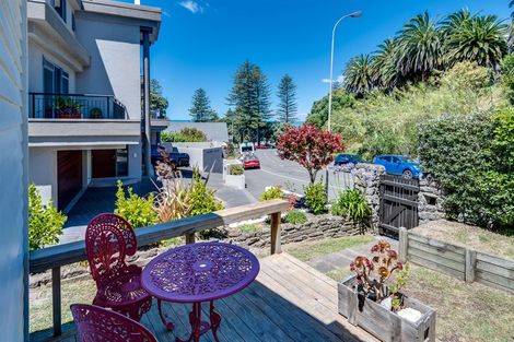 Photo of property in 46 Coote Road, Bluff Hill, Napier, 4110