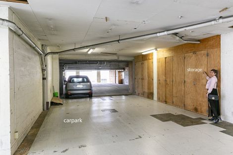 Photo of property in Endeavour Apartments, 18/125 Thorndon Quay, Pipitea, Wellington, 6011