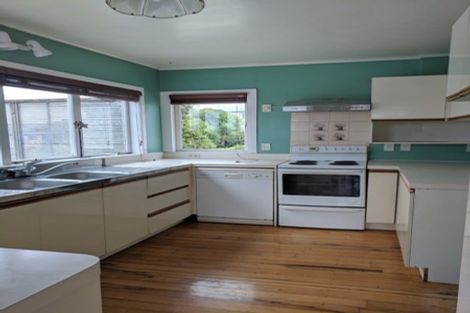 Photo of property in 976 East Coast Road, Northcross, Auckland, 0632
