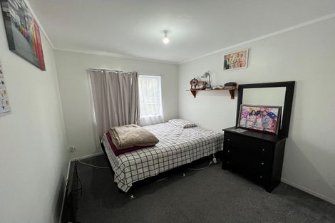 Photo of property in 1/11 Kirklow Place, Goodwood Heights, Auckland, 2105