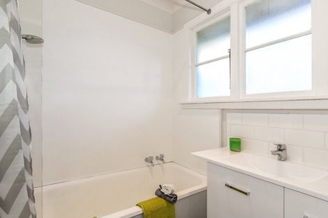 Photo of property in 33 Fovant Street, Russley, Christchurch, 8042