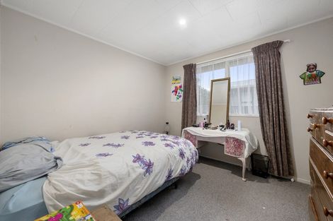 Photo of property in 16 Oaklands Grove, Clouston Park, Upper Hutt, 5018