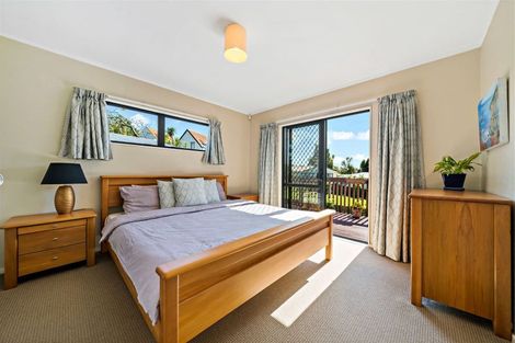 Photo of property in 2/11a Agincourt Street, Glenfield, Auckland, 0629