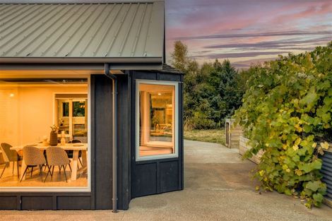 Photo of property in 7 Loburn Whiterock Road, Loburn, Rangiora, 7472