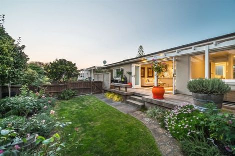 Photo of property in 3/318 Beach Road, Campbells Bay, Auckland, 0630