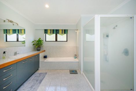 Photo of property in 78 Cook Street, Foxton, 4814