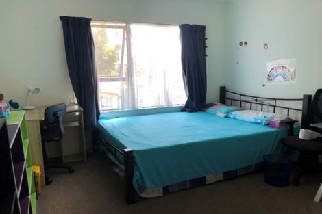 Photo of property in 16 Mallard Place, Unsworth Heights, Auckland, 0632