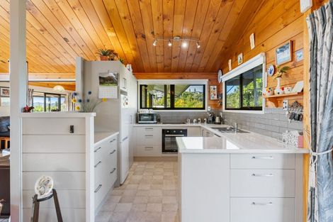 Photo of property in 121 Bruce Wallace Place, Whangamata, 3620