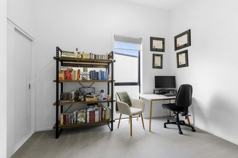 Photo of property in 13 Te Ara O Paetutu, Petone, Lower Hutt, 5012