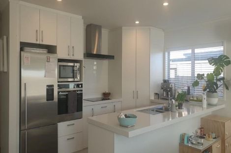 Photo of property in 10 Awatira Drive, Papamoa Beach, Papamoa, 3118