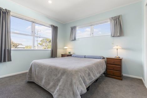 Photo of property in 21 Taupo Street, Green Bay, Auckland, 0604