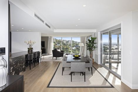 Photo of property in 15 Omeo Crescent, Redcliffs, Christchurch, 8081