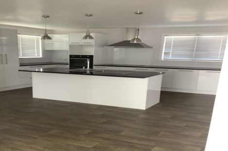 Photo of property in 1 Keats Place, Blockhouse Bay, Auckland, 0600