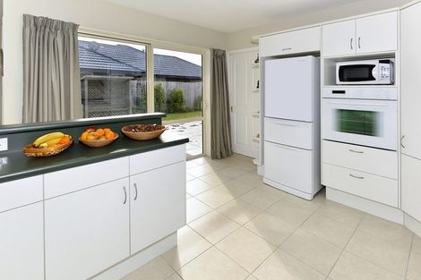 Photo of property in 27 Broadhaven Avenue, Parklands, Christchurch, 8083