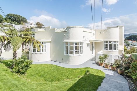 Photo of property in 10 Cavendish Square, Strathmore Park, Wellington, 6022