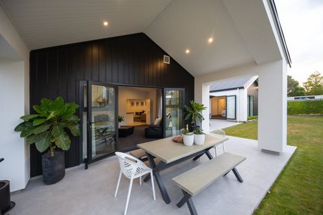 Photo of property in 7 Kanuka Drive, Hokowhitu, Palmerston North, 4410