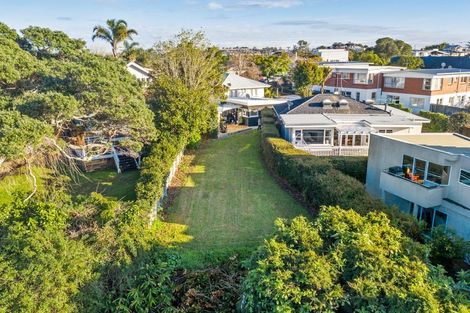 Photo of property in 2/79 Sylvan Avenue, Northcote, Auckland, 0627