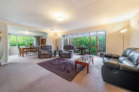 Photo of property in 2/7 Harvard Grove, Totara Park, Upper Hutt, 5018