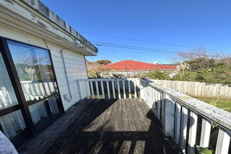 Photo of property in 38 Hinau Street, Tawa, Wellington, 5028