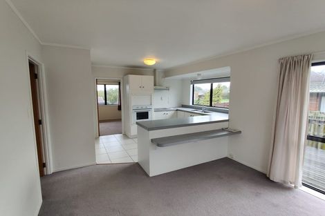 Photo of property in 92 Aviemore Drive, Highland Park, Auckland, 2010