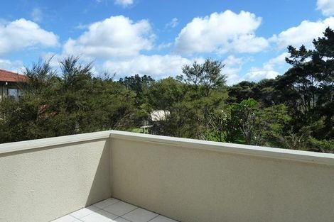 Photo of property in 11 Monkton Close, Greenhithe, Auckland, 0632