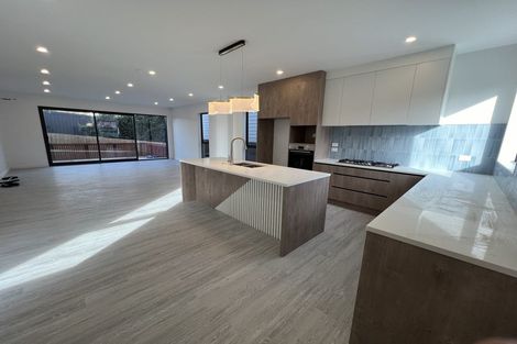 Photo of property in 35 Meadway, Sunnyhills, Auckland, 2010