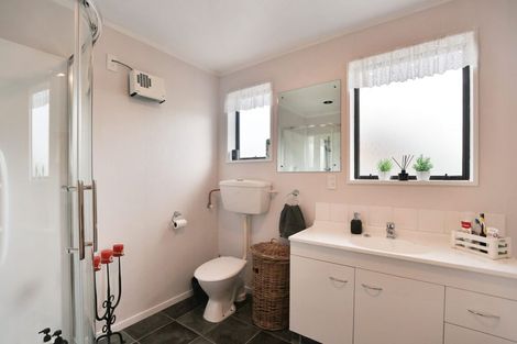 Photo of property in 100 Melcombe Street, Tinwald, Ashburton, 7700