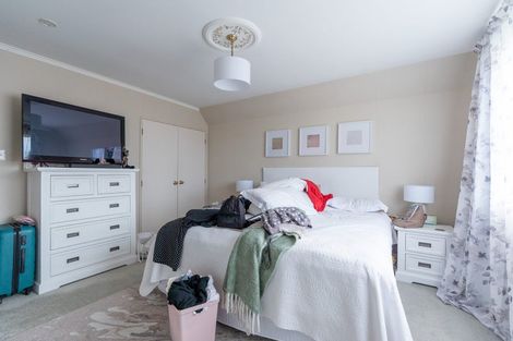 Photo of property in 1 Dresdan Court, Hokowhitu, Palmerston North, 4410