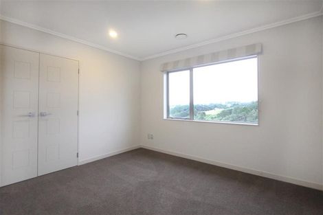 Photo of property in 8 Henriette Place, The Gardens, Auckland, 2105