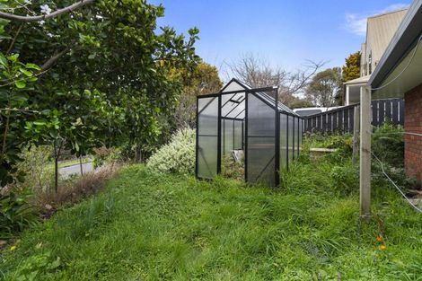 Photo of property in 35 Springdale Grove, Fitzherbert, Palmerston North, 4410