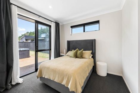 Photo of property in 4 Orawahi Road, Glenbrook, 2681