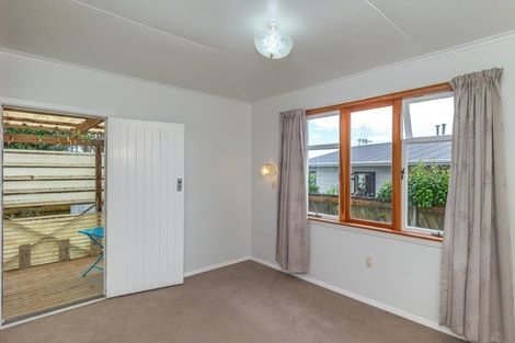 Photo of property in 12 Ryder Crescent, Levin, 5510