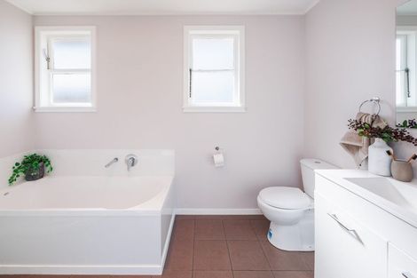 Photo of property in 20 Pinedale Parade, Milson, Palmerston North, 4414