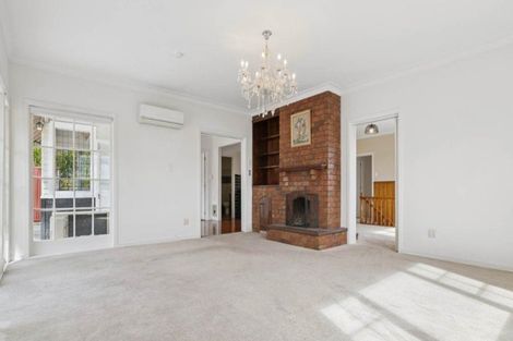 Photo of property in 2 Queensway, Three Kings, Auckland, 1024