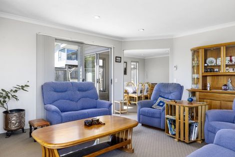 Photo of property in 2/30 Ingle Avenue, Waipahihi, Taupo, 3330