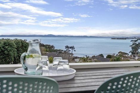 Photo of property in 2/5 Colmar Road, Mellons Bay, Auckland, 2014