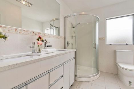 Photo of property in 231a Lake Road, Belmont, Auckland, 0622