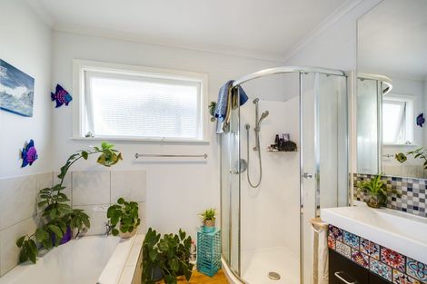 Photo of property in 56 Clarence Cox Crescent, Pirimai, Napier, 4112